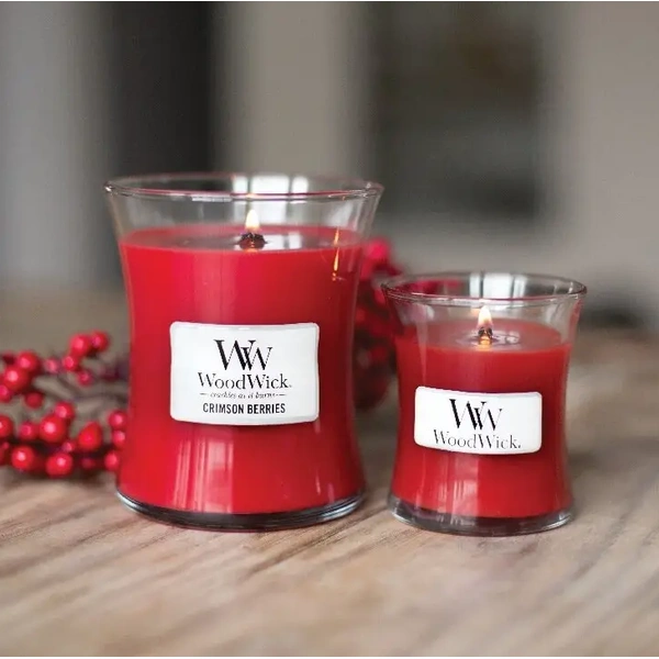 Ароматична свічка з ароматом різдвяних ягід