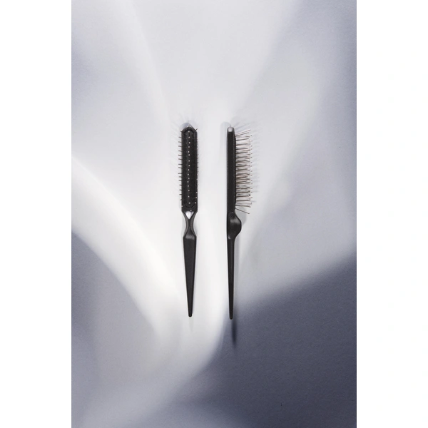 Щітка для укладання та обʼєму