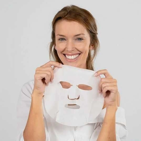 Мультивітамінна маска для боротьби з пігментацією