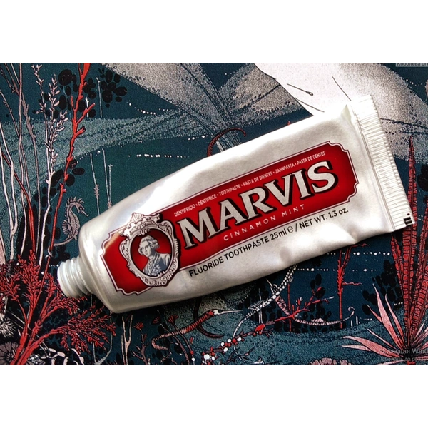 Зубна паста у міні форматі