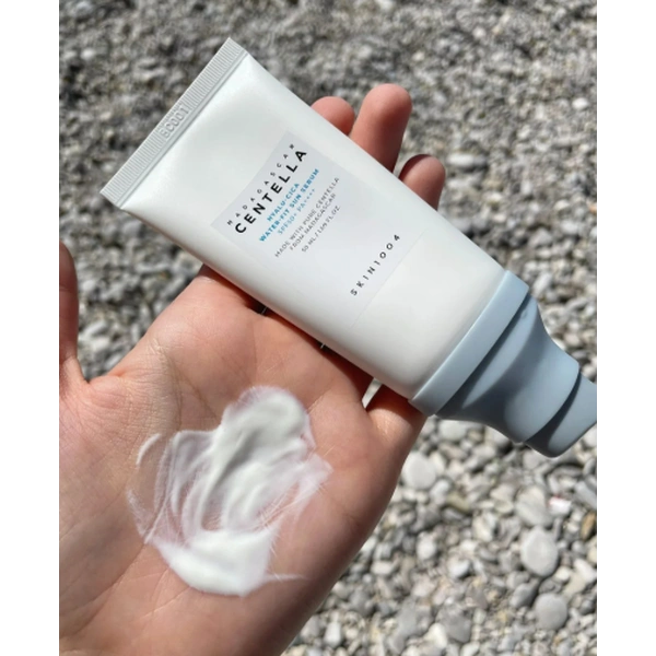 Легка сонцезахисна крем-сироватка для обличчя