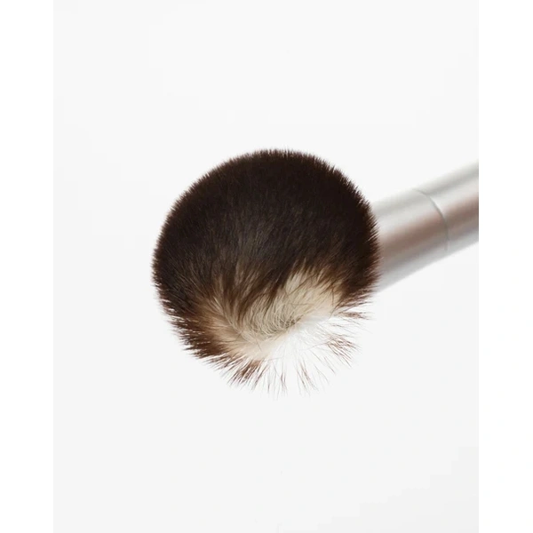 Пензлик для рум'ян чи контурингу