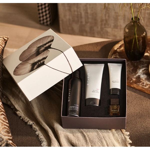 Подарунковий набір (парфум+гель-пінка для душу+лосьйон+гель для душу)