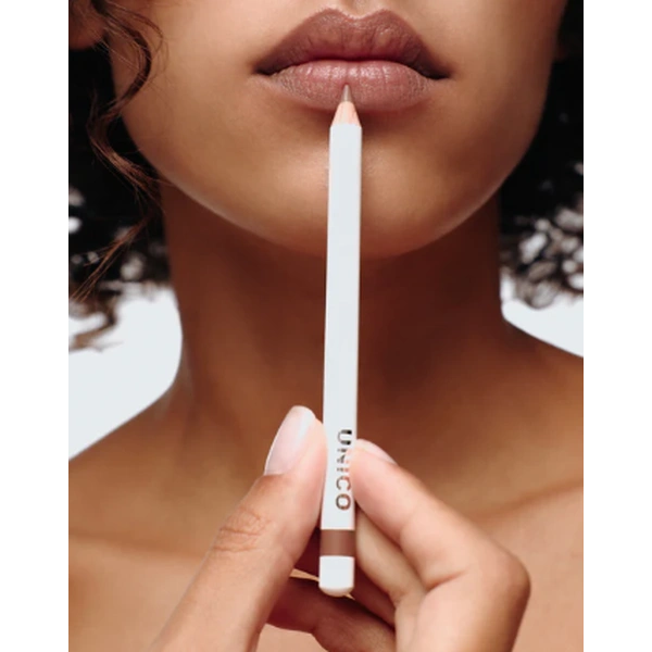 Олівець для губ