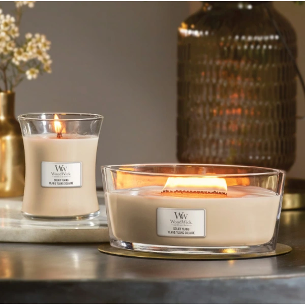 Ароматична свічка з ароматом іланг-ілангу і туберози