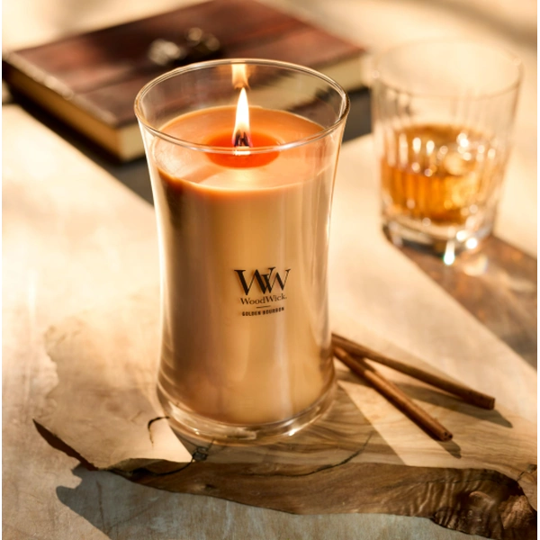 Ароматична свічка з ароматом медового віскі та копченого дерева