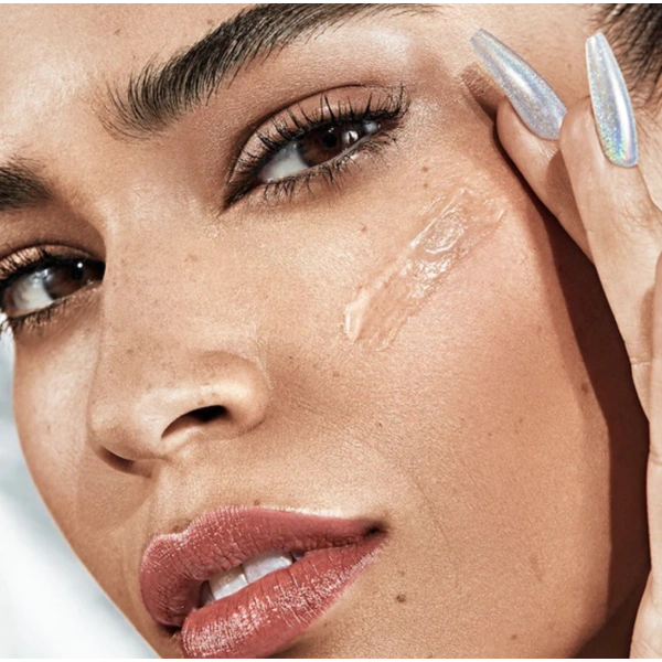 Розгладжувальна база під макіяж