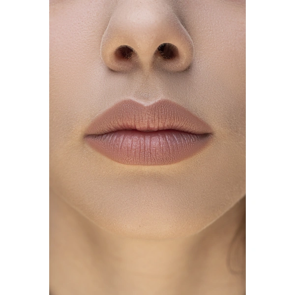 Кремовий олівець для губ