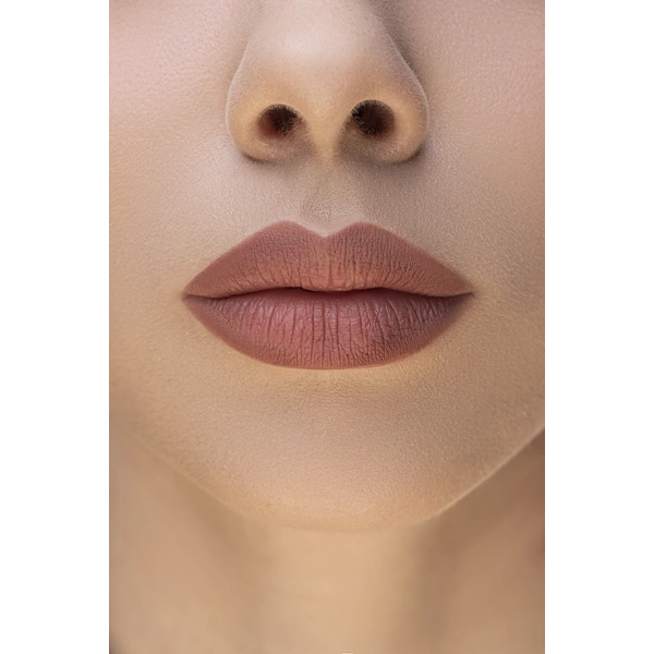 Кремовий олівець для губ