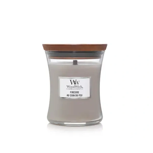 Ароматична свічка з ароматом копченого дерева та яблучної шкірки