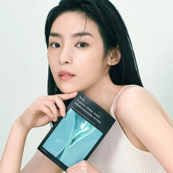 Зволожувальна тканинна маска з екстрактом центелли