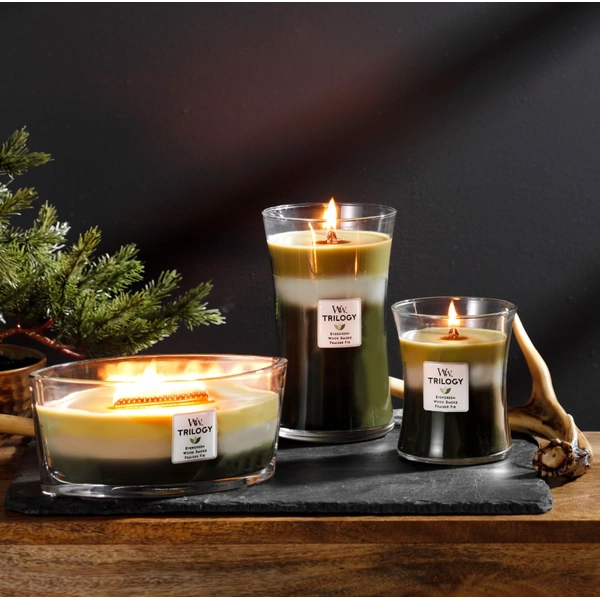 Ароматична свічка з ароматом трав, кедру та ялини