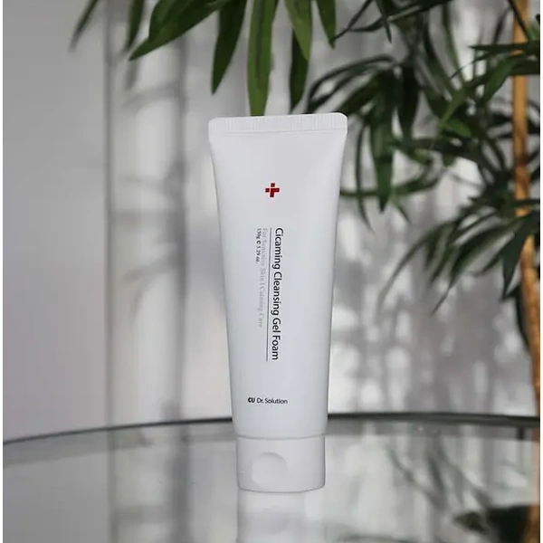 Очищувальна гель-пінка з центелою