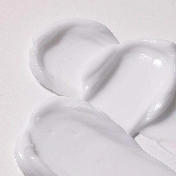 Очищувальний пілінг для жирної шкіри голови