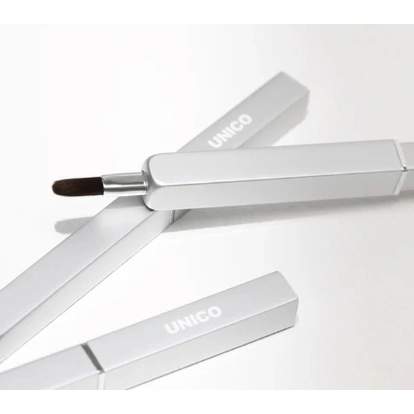 Пензлик-футляр з щільним веганським ворсом у алюмінієвому кейсі