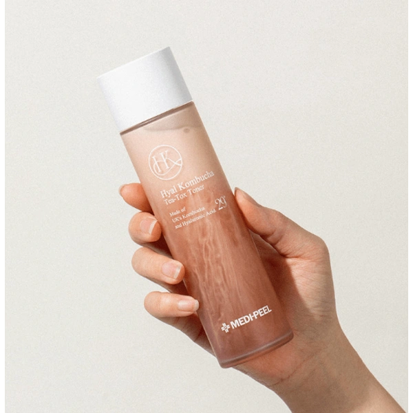 Зволожувальний тонер з комбучею та гіалуроновою кислотою