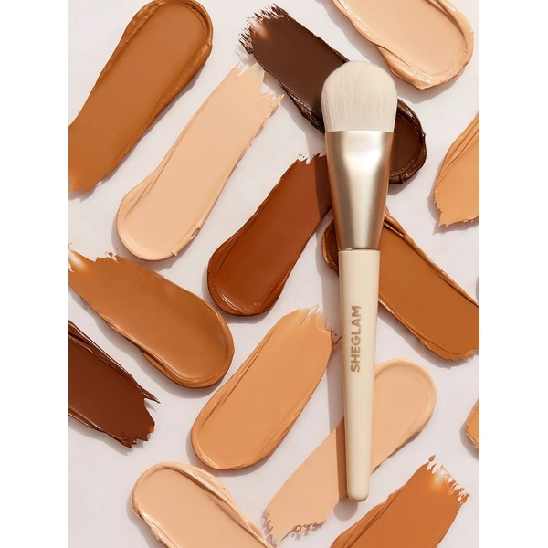 Пензлик для нанесення тональної основи