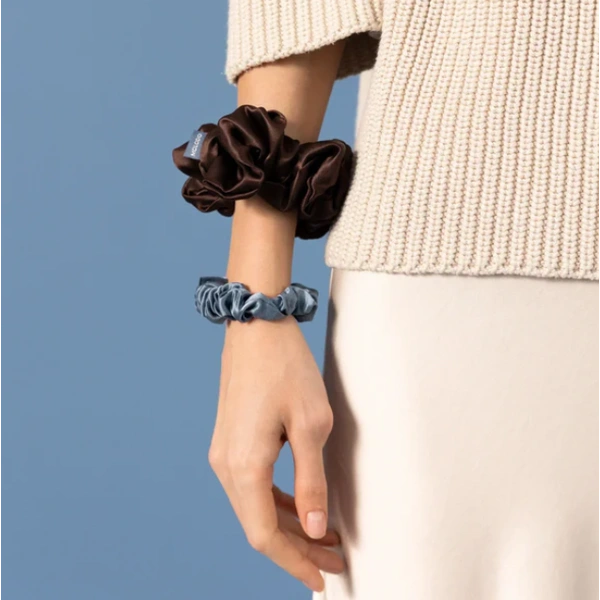 Шовкова резинка середнього розміру