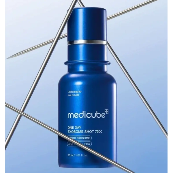 Інтенсивна сироватка з екзосомами та спікулами для звуження пор