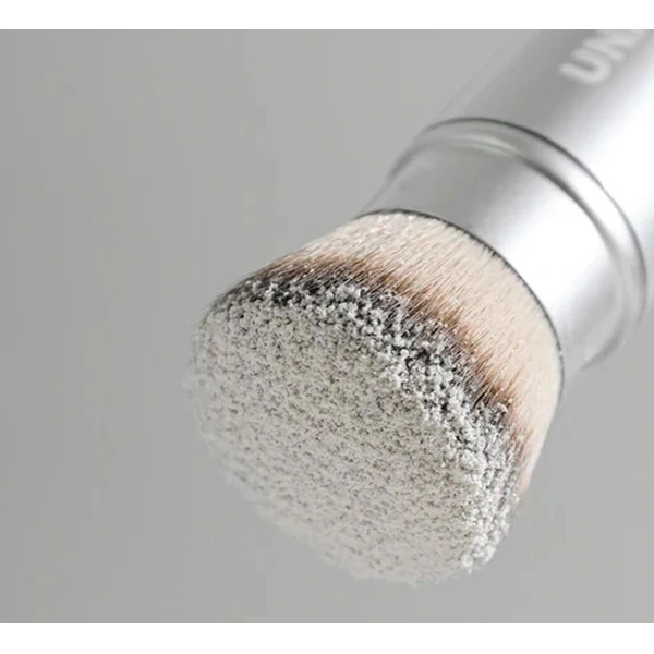 Висувний пензлик-кабукі зі щільними веганським ворсом для рівномірного нанесення пудри