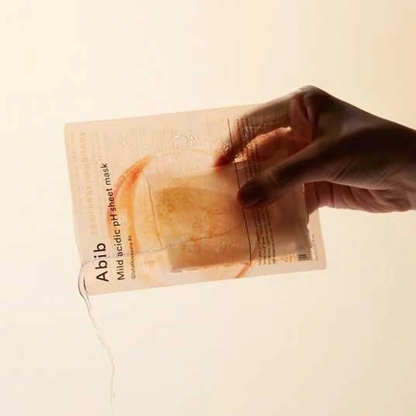 Тканинна маска зі зволожувальним і освітлювальним ефектом