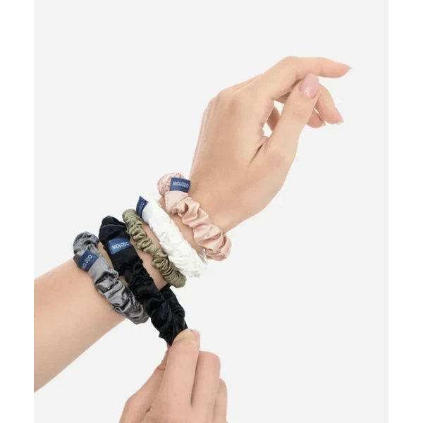 Шовкова резинка середнього розміру