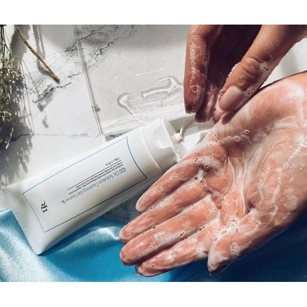 Очищувальна гель-пінка з центелою