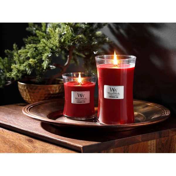 Ароматична свічка з ароматом ванілі та кориці