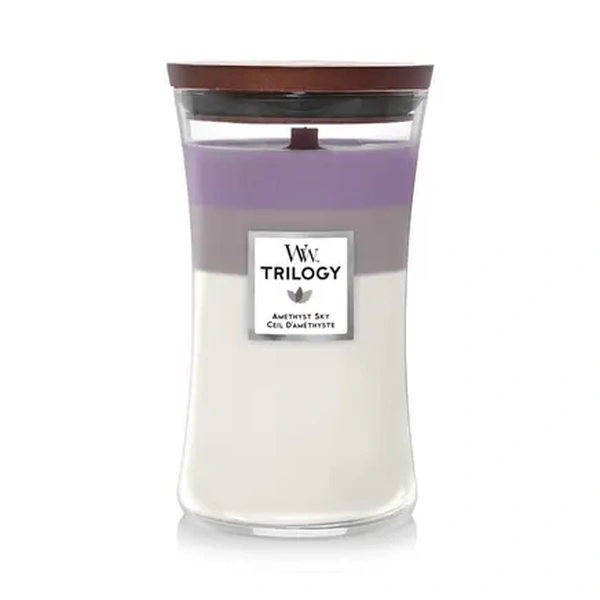 Ароматична свічка з ароматом бузини, сандалу та кедру