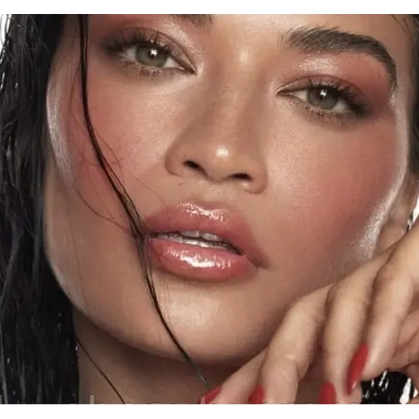 Блиск для губ