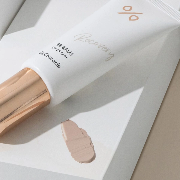 Стійкий BB крем-бальзам з матовим фінішом