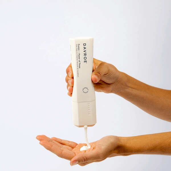 Універсальний засіб для миття та кондиціонування волосся