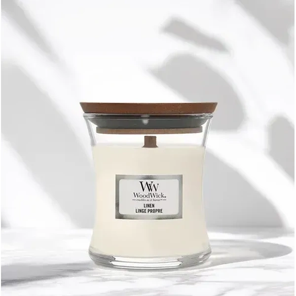 Ароматична свічка з ароматом свіжовипраної білизни