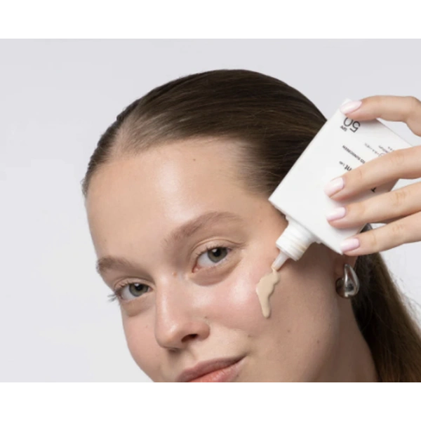 Мінеральний сонцезахисний крем з тонуючим ефектом