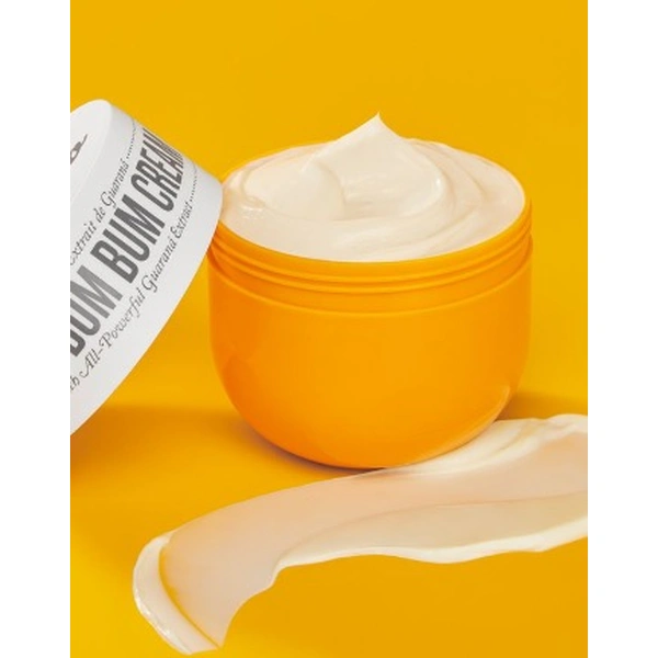 Парфумований зволожувальний крем для тіла