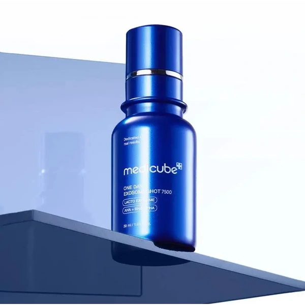 Інтенсивна сироватка з екзосомами та спікулами для звуження пор