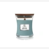 Ароматична свічка з нотами сосни, свіжого повітря та кашеміру