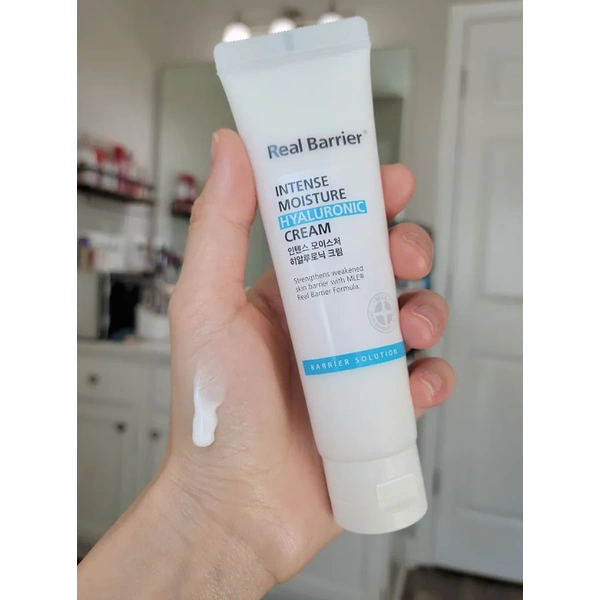 Зволожуючий крем для обличчя з гіалуроновою кислотою