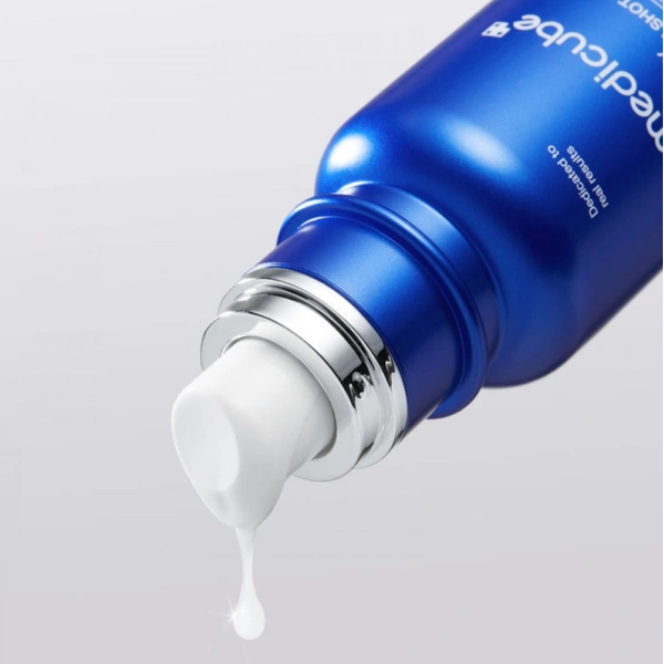 Інтенсивна сироватка з екзосомами та спікулами для звуження пор