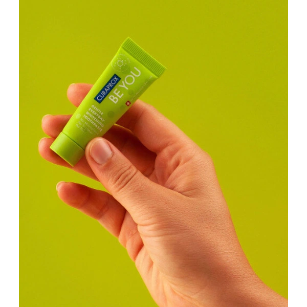 Відбілююча зубна паста у міні форматі