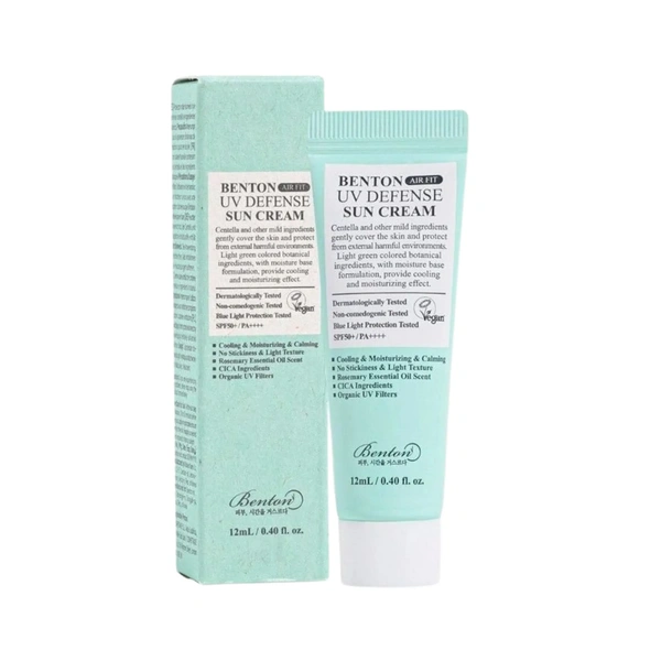 Легкий сонцезахисний крем з центелою у міні форматі