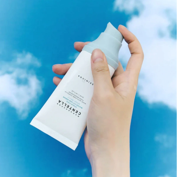 Легка сонцезахисна крем-сироватка для обличчя