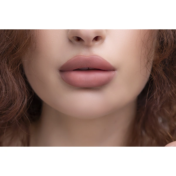 Кремовий олівець для губ