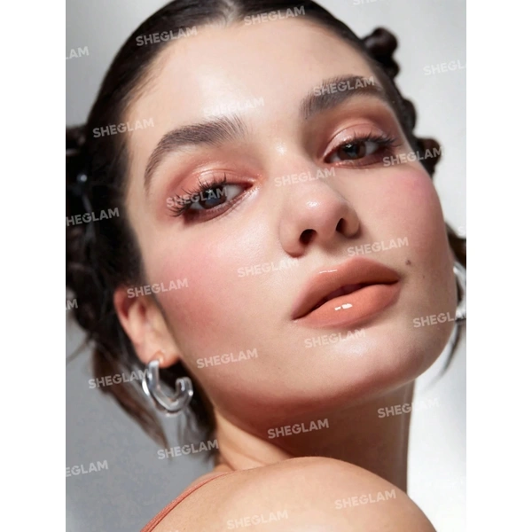 Зволожувальний блиск-плампер для губ