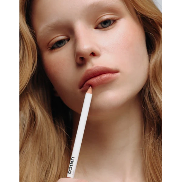 Олівець для губ