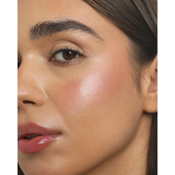 Сяючі рідкі рум'яна