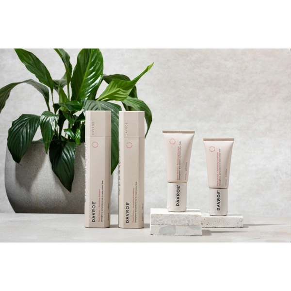 Відновлювальний шампунь для волосся у міні форматі