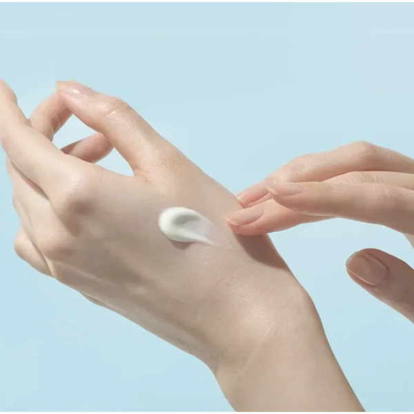 Зволожувальний сонцезахисний крем з рослинним скваланом у міні форматі