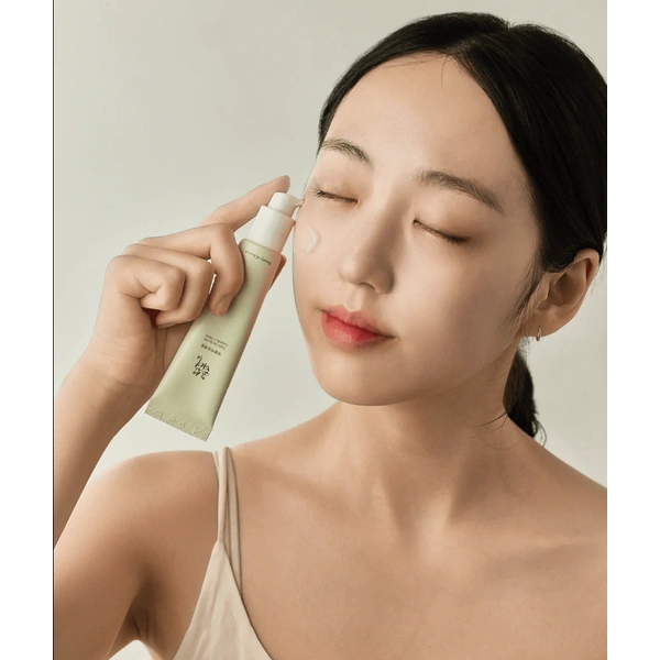 Освітлювальна сироватка з вітаміном С та центелою азіатською