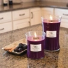 Ароматична свічка з ароматом ожини з корицею